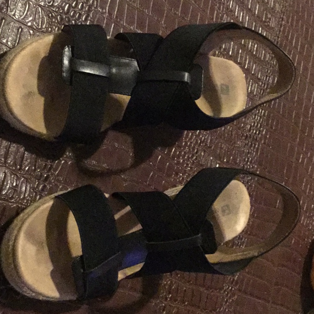 Shoes - Picture 2 of 3